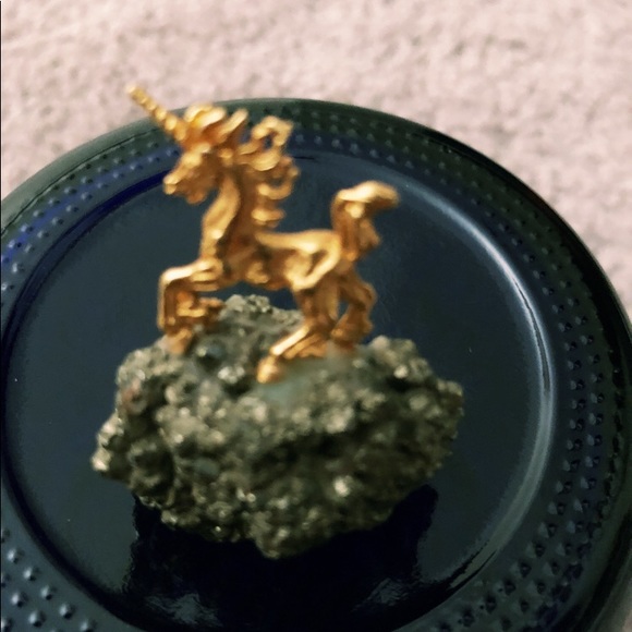 🍀Golden UNICORN🍀 - Picture 3 of 3